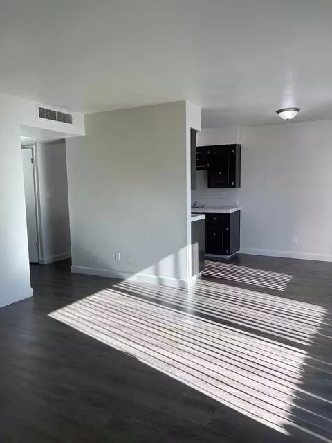 293 S Callisch Ave, Fresno, CA 93721
