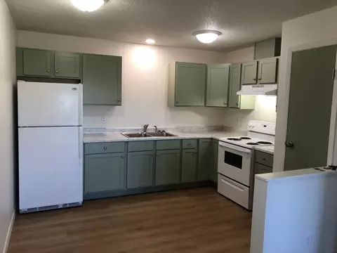 1189 17th Ave W, Dickinson, ND 58601