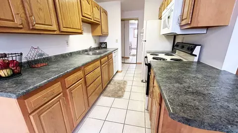 2542 Villa Dr S, Fargo, ND 58103
