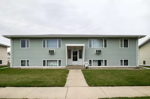 2028 5th St NW, Minot, ND 58703