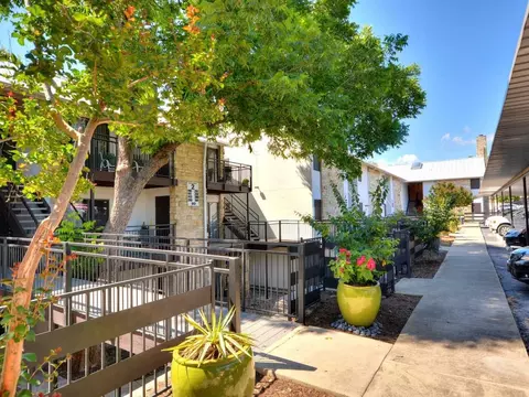 1200 Treadwell St, Austin, TX 78704