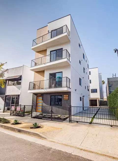 13461 Beach Ave, Marina Del Rey, CA 90292