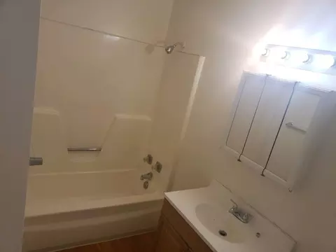 426 Utah St SE, Albuquerque, NM 87108
