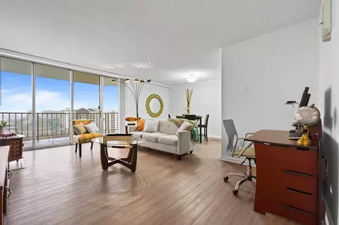 101 S Whiting St, Alexandria, VA 22304