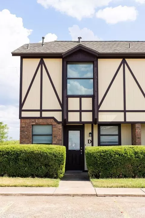 1102 N Nolan River Rd, Cleburne, TX 76033