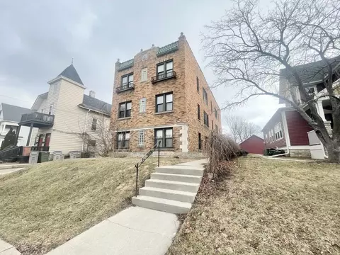2210 N Booth St, Milwaukee, WI 53212