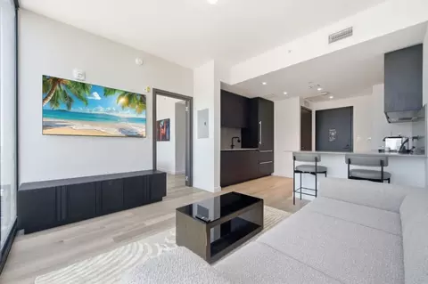 20 NE 11th St, Miami, FL 33132