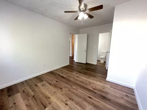 15925 Victory Blvd, Los Angeles, CA 91406 photo 35