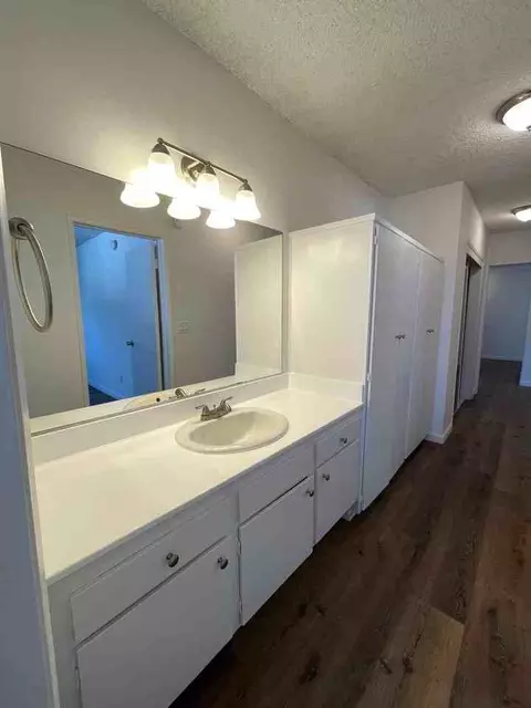 15925 Victory Blvd, Los Angeles, CA 91406 photo 38
