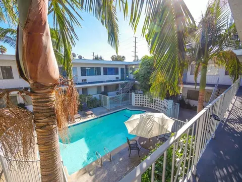 15925 Victory Blvd, Los Angeles, CA 91406 photo 20