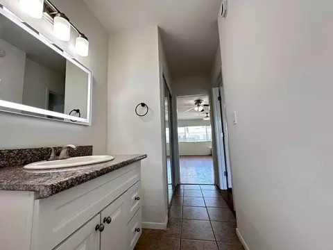 15925 Victory Blvd, Los Angeles, CA 91406 photo 14