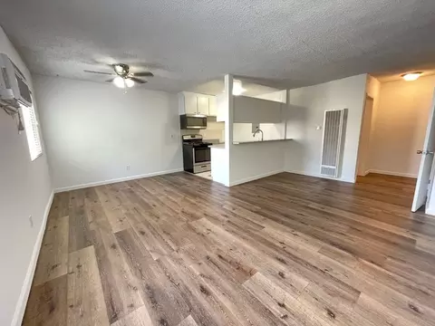 15925 Victory Blvd, Los Angeles, CA 91406 photo 23