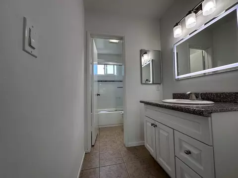 15925 Victory Blvd, Los Angeles, CA 91406 photo 11