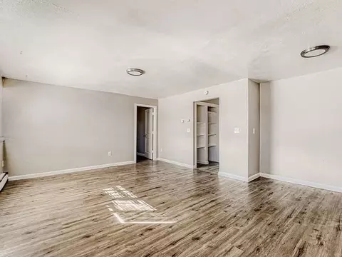 1422 Macon St, Aurora, CO 80010