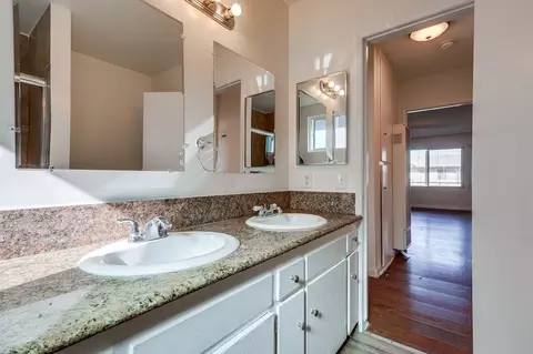 4045 Stevely Ave, Los Angeles, CA 90008