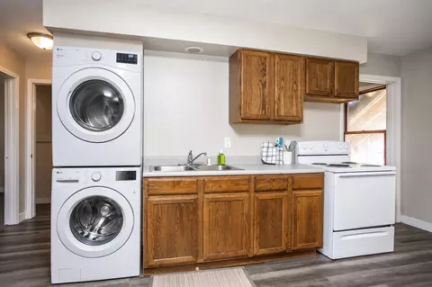 2112 Merner Ave, Cedar Falls, IA 50613