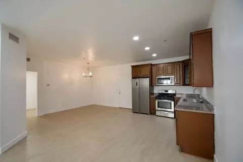 7122 Amigo Ave, Los Angeles, CA 91335