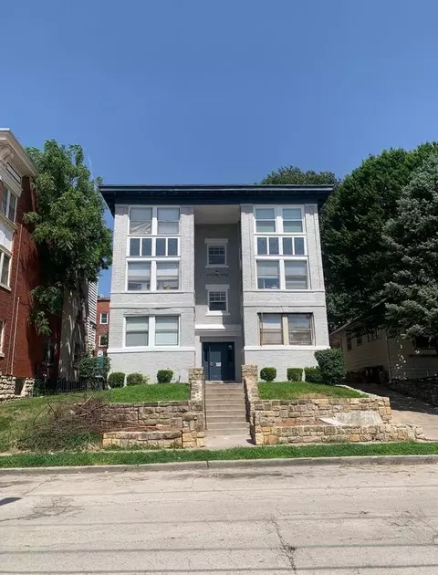 4111 Walnut St, Kansas City, MO 64111