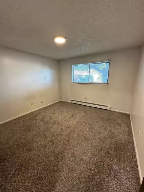 4715 E 13th St, Cheyenne, WY 82001