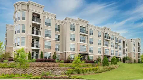 900 View Dr, Woodstock, GA 30189