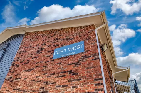 8037 W Elizabeth Ln, Fort Worth, TX 76116