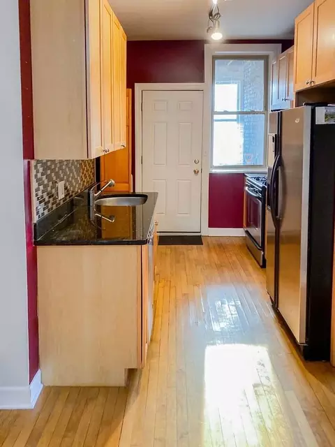 4700 N Winchester Ave, Chicago, IL 60640
