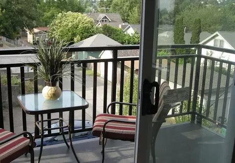 1400 N 80th St, Seattle, WA 98103 photo 3