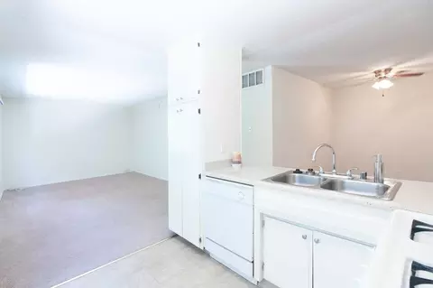 10827 Morrison St, Los Angeles, CA 91601