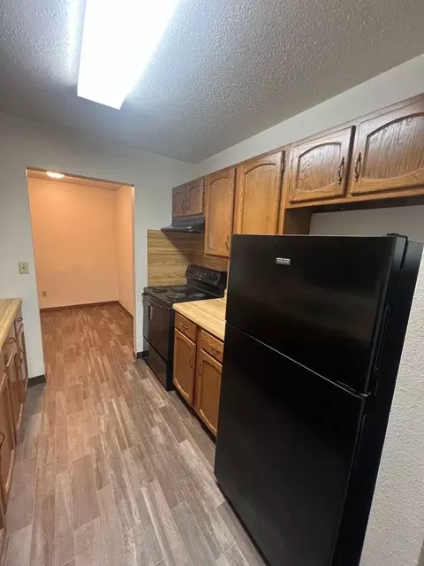1612 E Gateway Cir S, Fargo, ND 58103