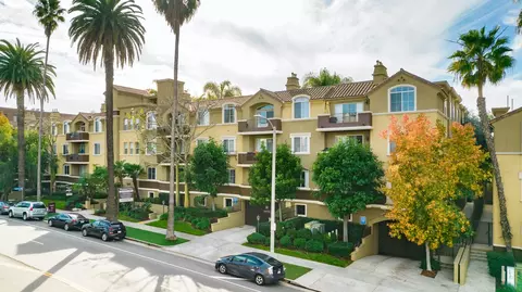 2245 S Beverly Glen Blvd, Los Angeles, CA 90064