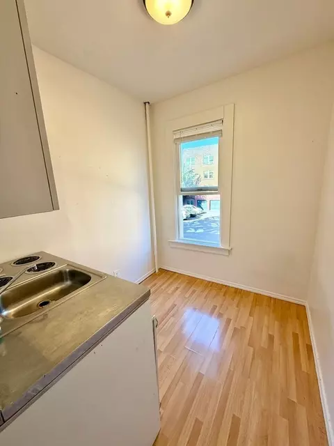 1717 12th Ave, Seattle, WA 98122