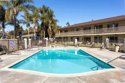 1990 Apple St, Oceanside, CA 92054
