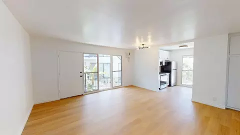 2131 N Cahuenga Blvd, Los Angeles, CA 90068