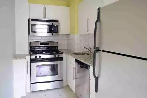 301 W Armour Blvd, Kansas City, MO 64111
