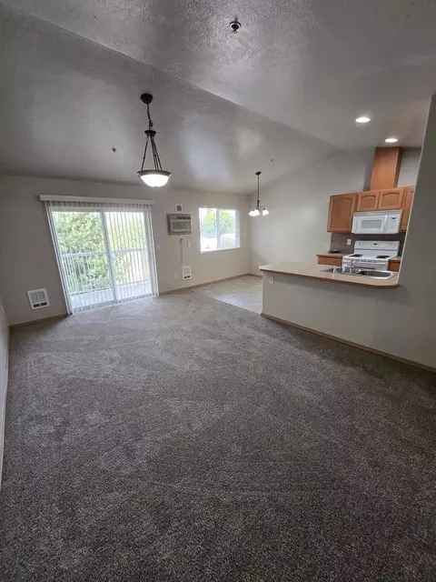 Twin Pines Apartments, Spokane Valley, WA 99216