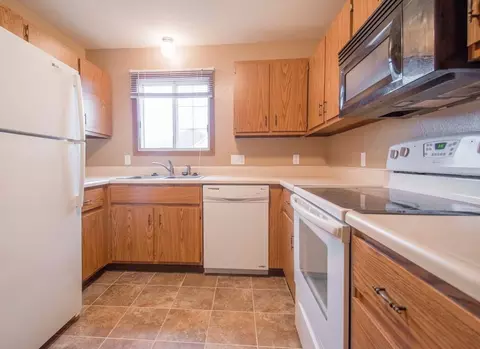 4075 Lancaster Ln N, Plymouth, MN 55441