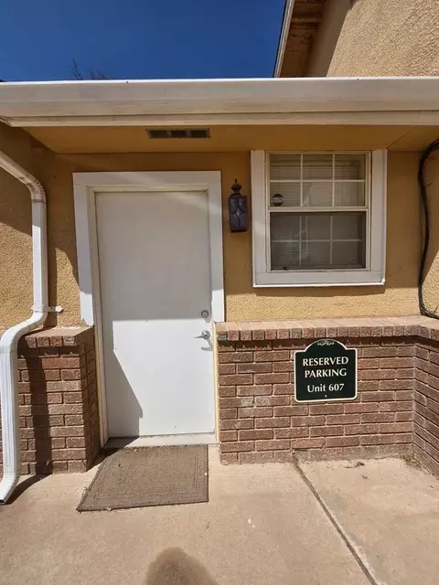 607609 W First, Roswell, NM 88203