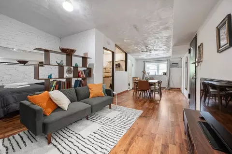 141 E 33rd St, New York, NY 10016