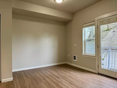 1721 SE Tacoma St, Portland, OR 97202