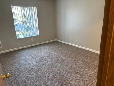 4400 SE Naef Rd, Oak Grove, OR 97267