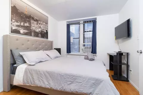 200 E 11th St, New York, NY 10003