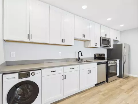 1650 Emerald St, San Diego, CA 92109