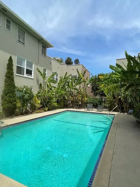 8017 Selma Ave, Los Angeles, CA 90046