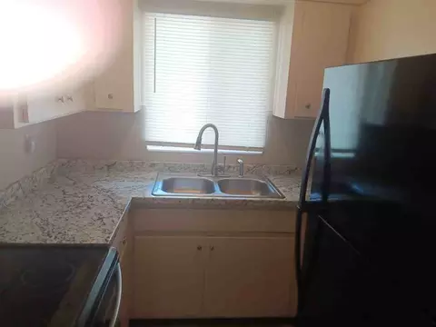 5860 22nd Ave N, Saint Petersburg, FL 33710
