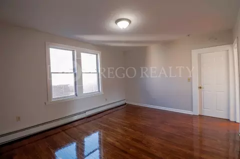 451 Edgewood St, Hartford, CT 06112