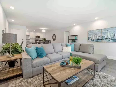 25930 Rolling Hills Rd, Torrance, CA 90505