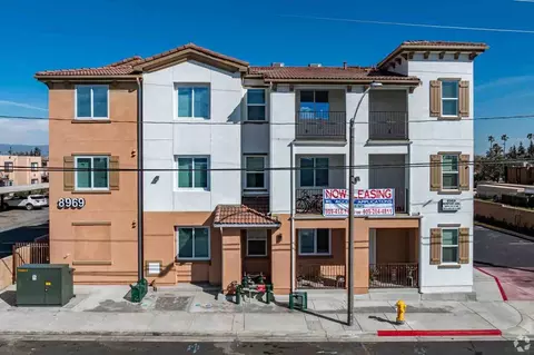 8969 Newport Ave, Fontana, CA 92335