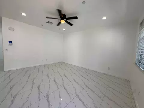 8969 Newport Ave, Fontana, CA 92335