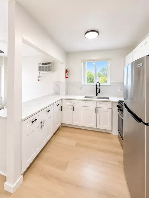 913 Dewey Ave, Ann Arbor, MI 48104