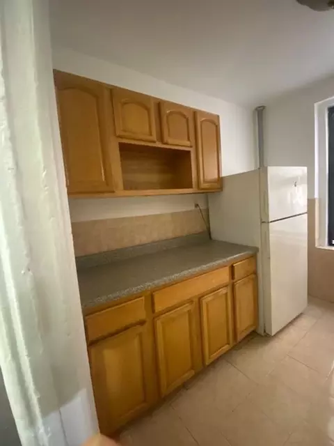 1152 Colgate Ave, New York, NY 10472